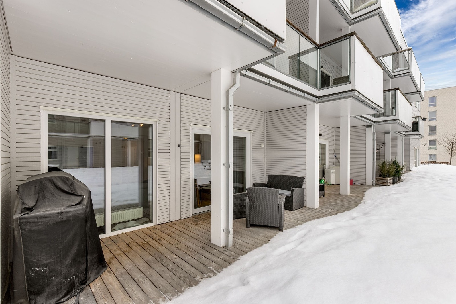 På markterrassen er det fin avsatt plass til utemøbler og grill. Galleribilde