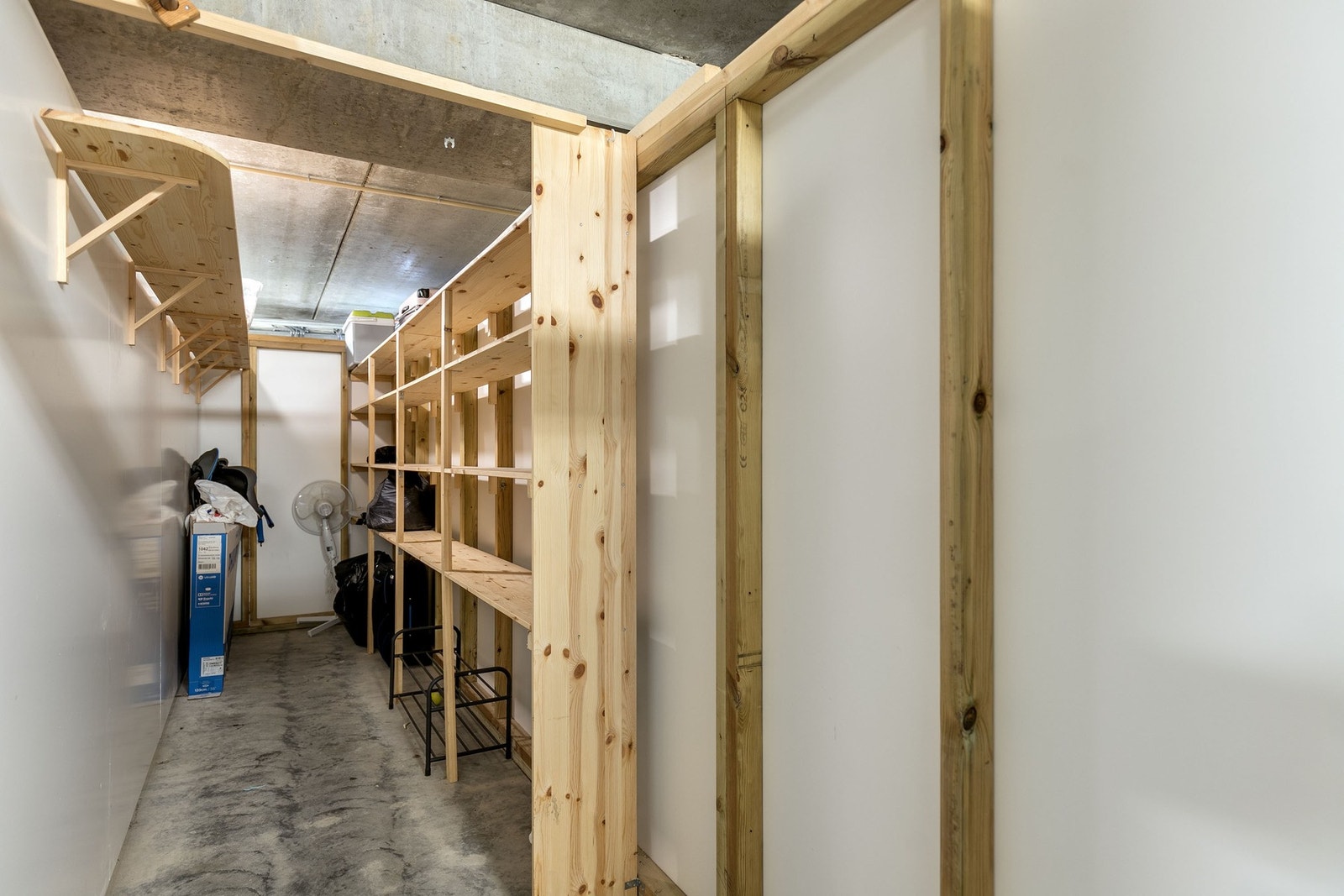 Ekstern kjellerbod. Galleribilde