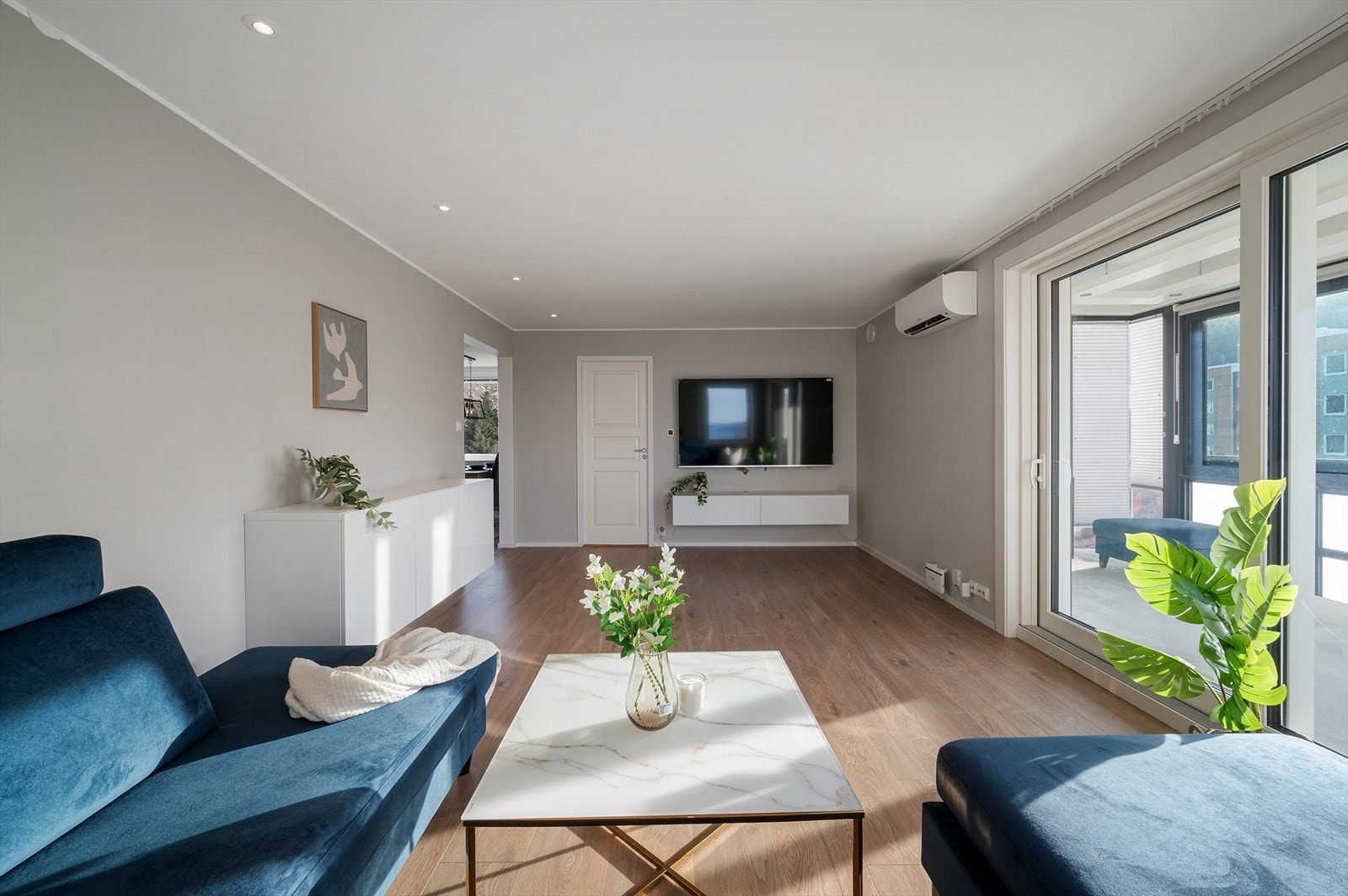 - Leiligheten har et totalt BRA-i på 83m² - Galleribilde