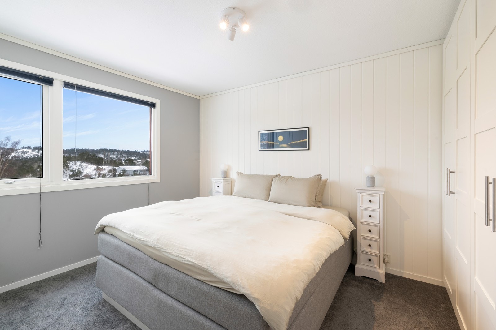 Soverom II- inngang fra gangen Galleribilde