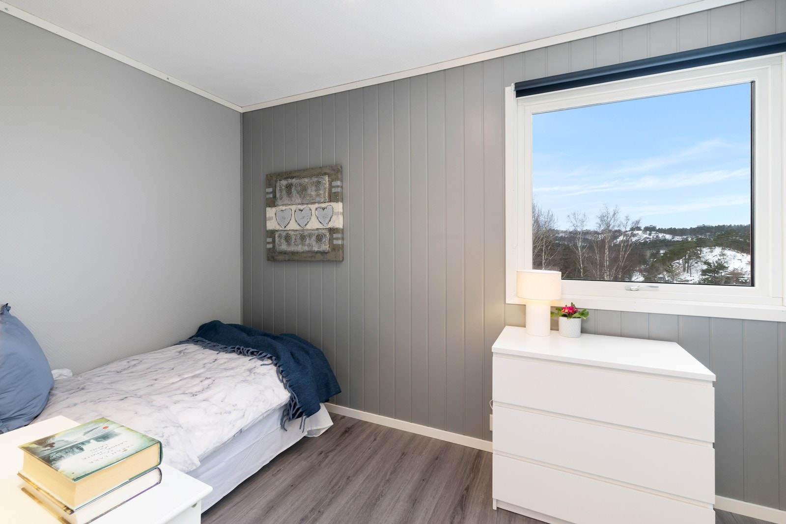 Soverom III- inngang fra gangen Galleribilde