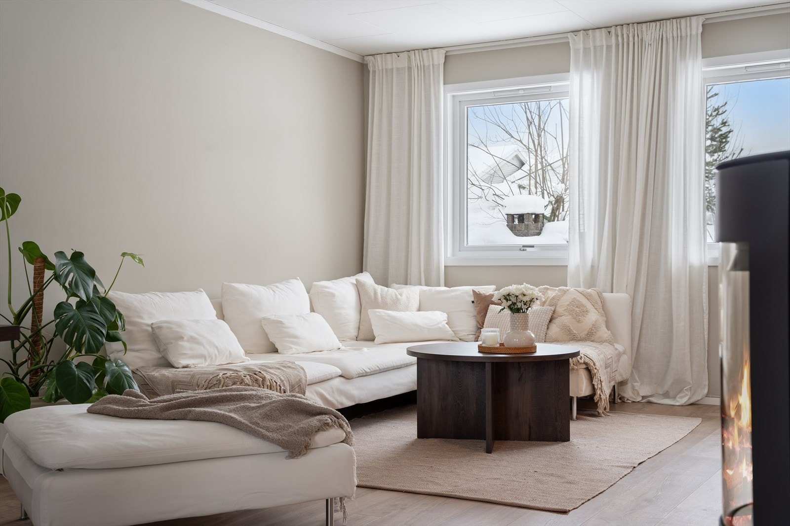 Lun sofakrok - perfekt for en kosekveld med film eller en hyggelig samling med noe godt i glasset. Galleribilde