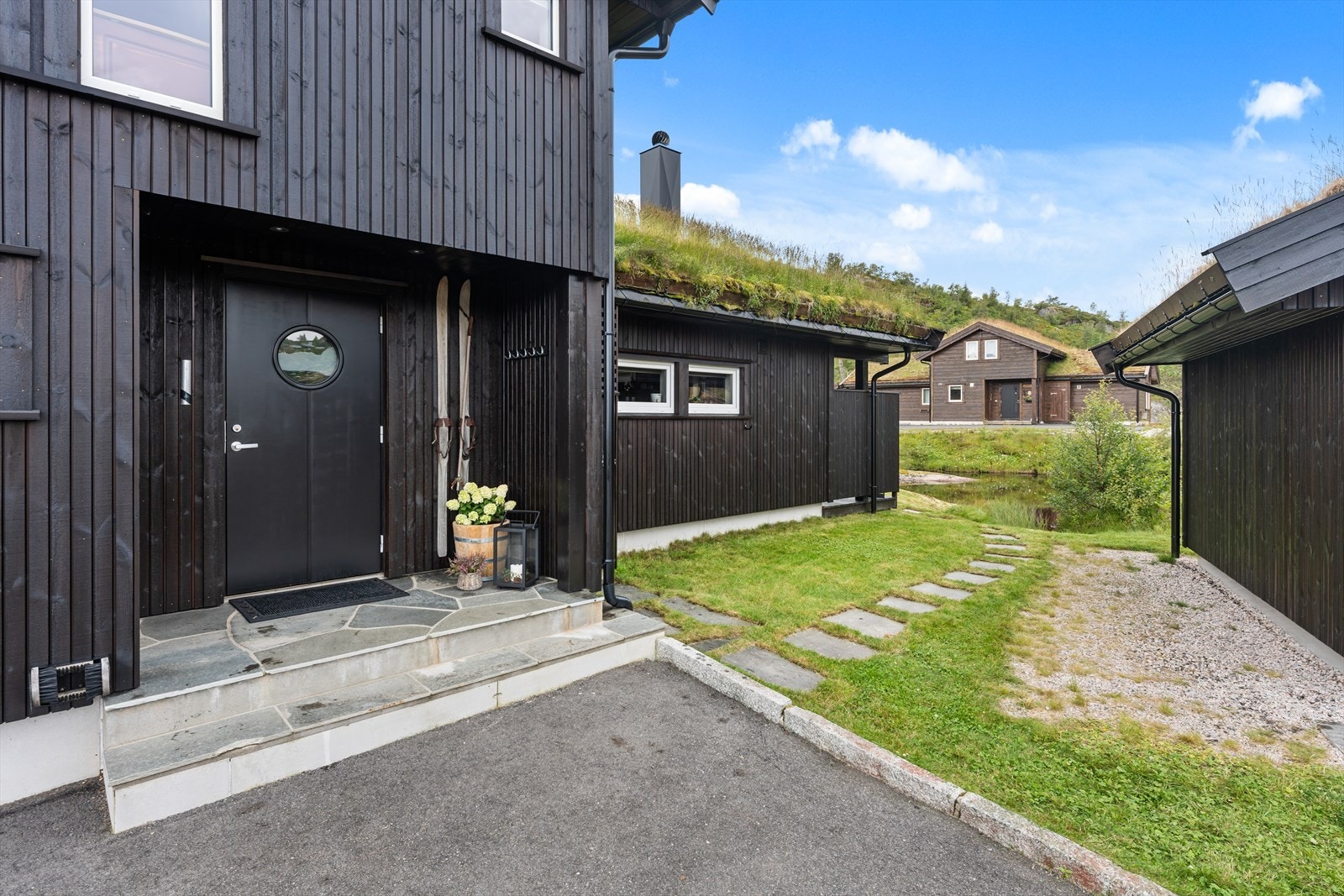 Velkommen inn til Øvre Ørnefjellvegen 27 Galleribilde