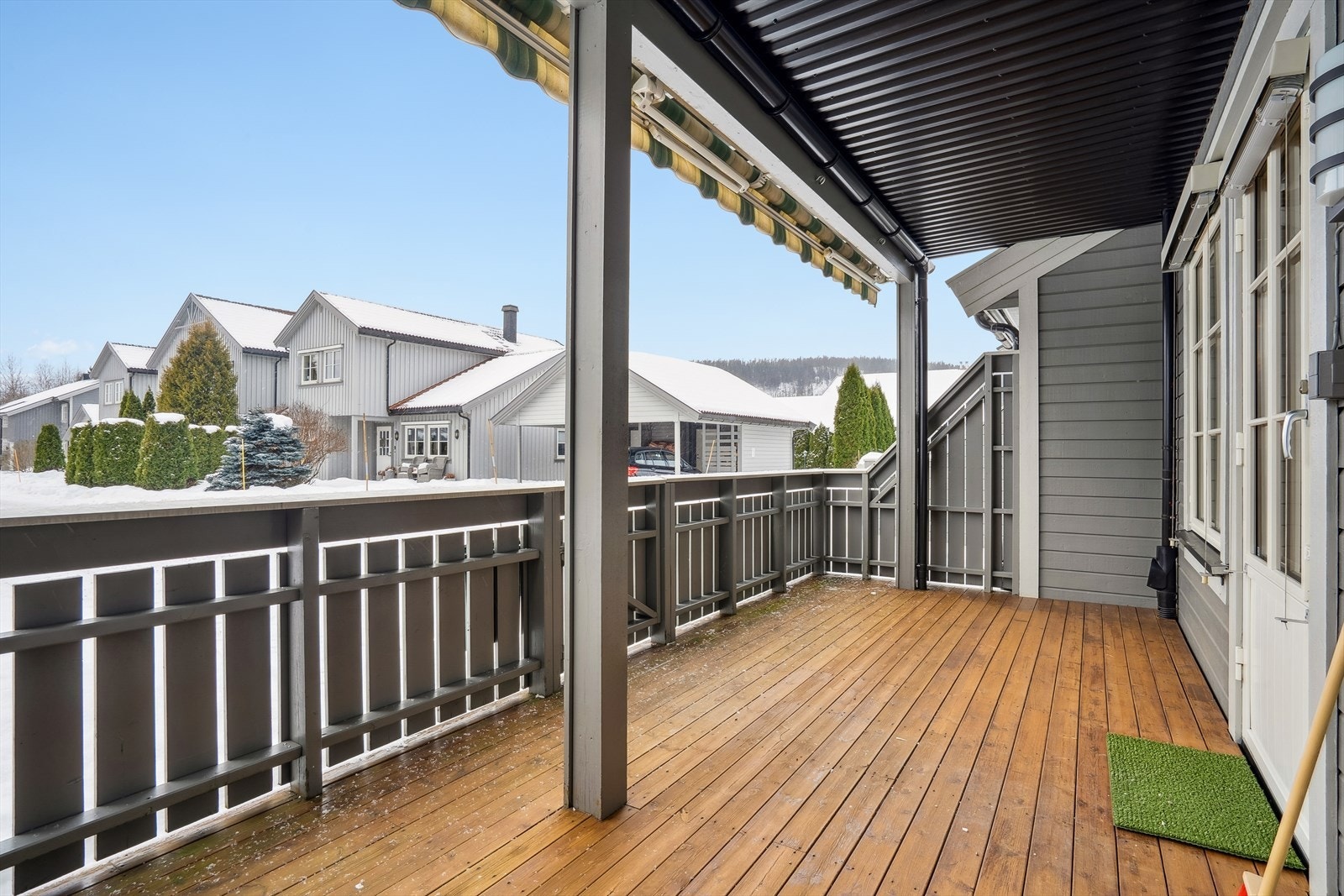 Her er det god plass til en sittegruppe for hyggelige dager utendørs. Galleribilde