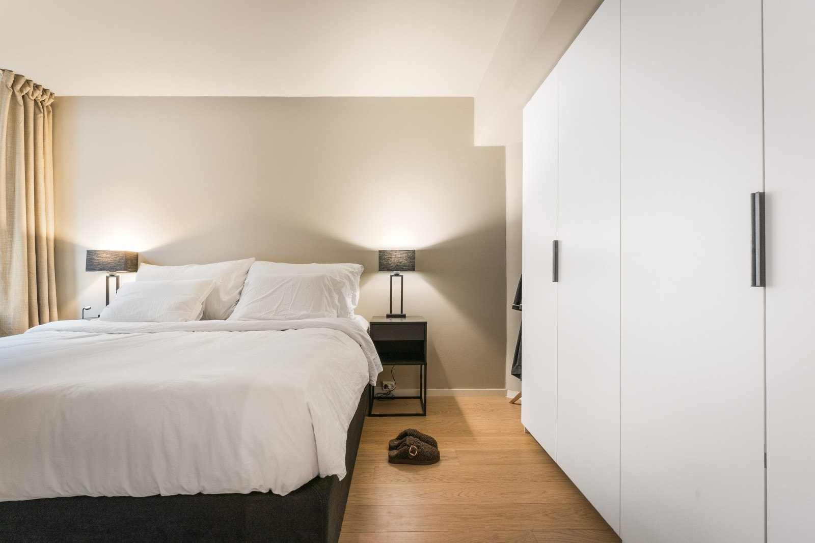 Stor garderobeløsning medfølger. Galleribilde