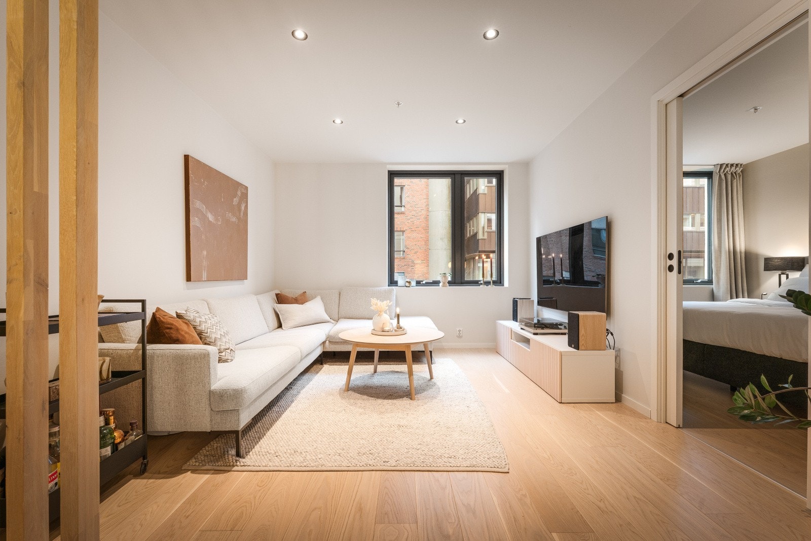 En delikat og svært tidsriktig 2-roms selveierleilighet med praktisk og smart utnyttelse, kombinert med gjennomgående god standard. Galleribilde