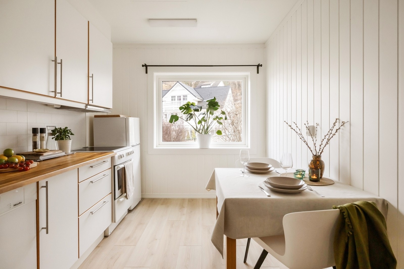 Her har man rikelig med skap-og benkeplass til glede for ny eier Galleribilde