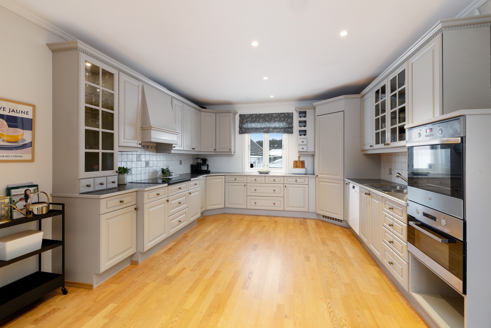 Her ligger alt til rette for god matlaging Galleribilde