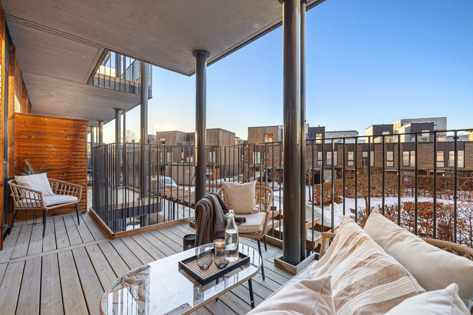 EiendomsMegler 1 v/ Mads Larsen har gleden av å ønske velkommen til Ladebekken 9 A! - En innbydende og velholdt 2-roms selveierleilighet fra 2017 med en meget bra intern beliggenhet og en solrik balkong! Galleribilde