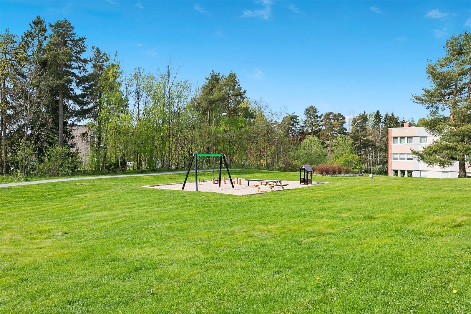 Lekeplass i umiddelbar nærhet Galleribilde