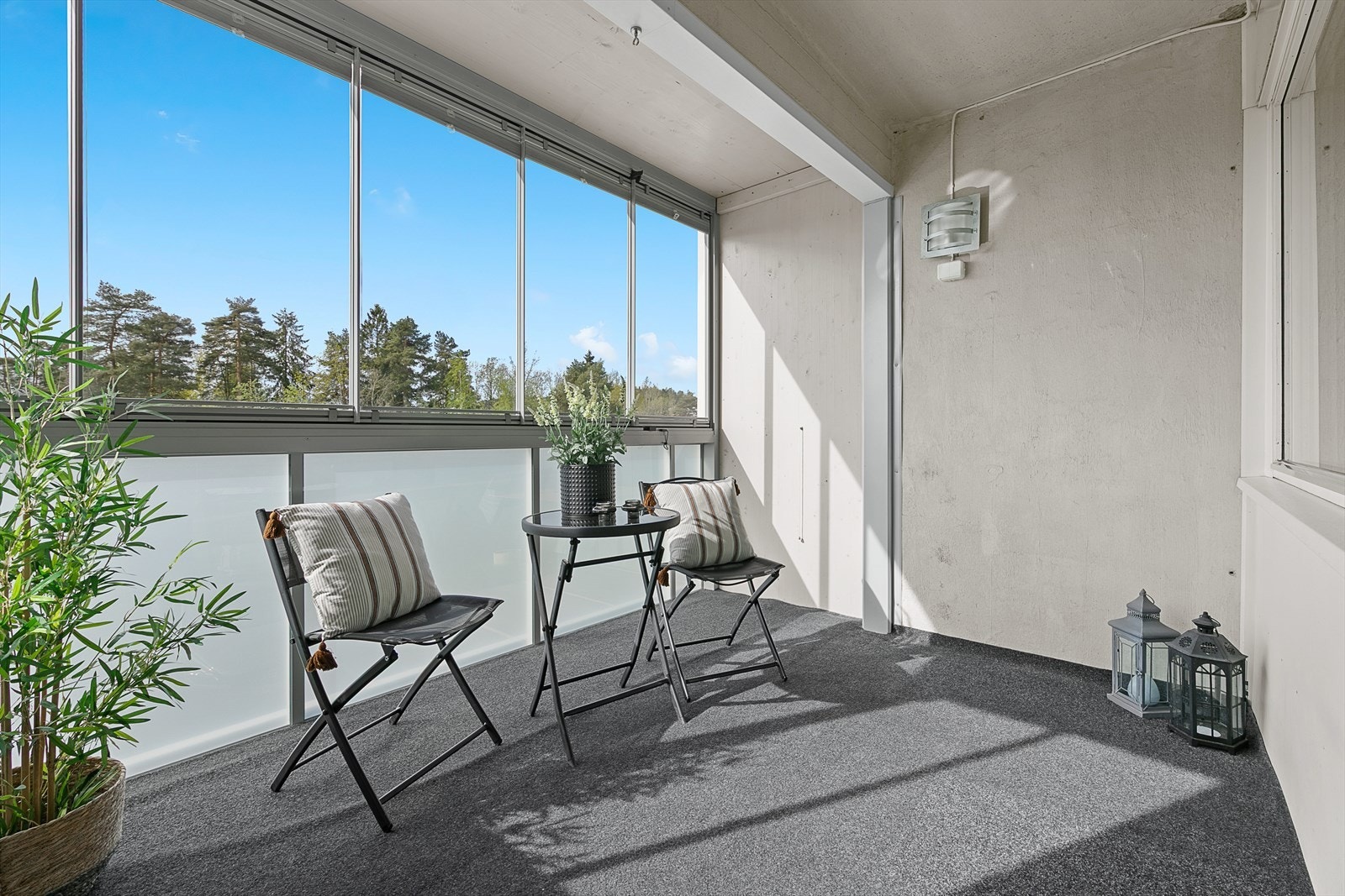 Innglasset balkong på ca. 9 kvm. Galleribilde