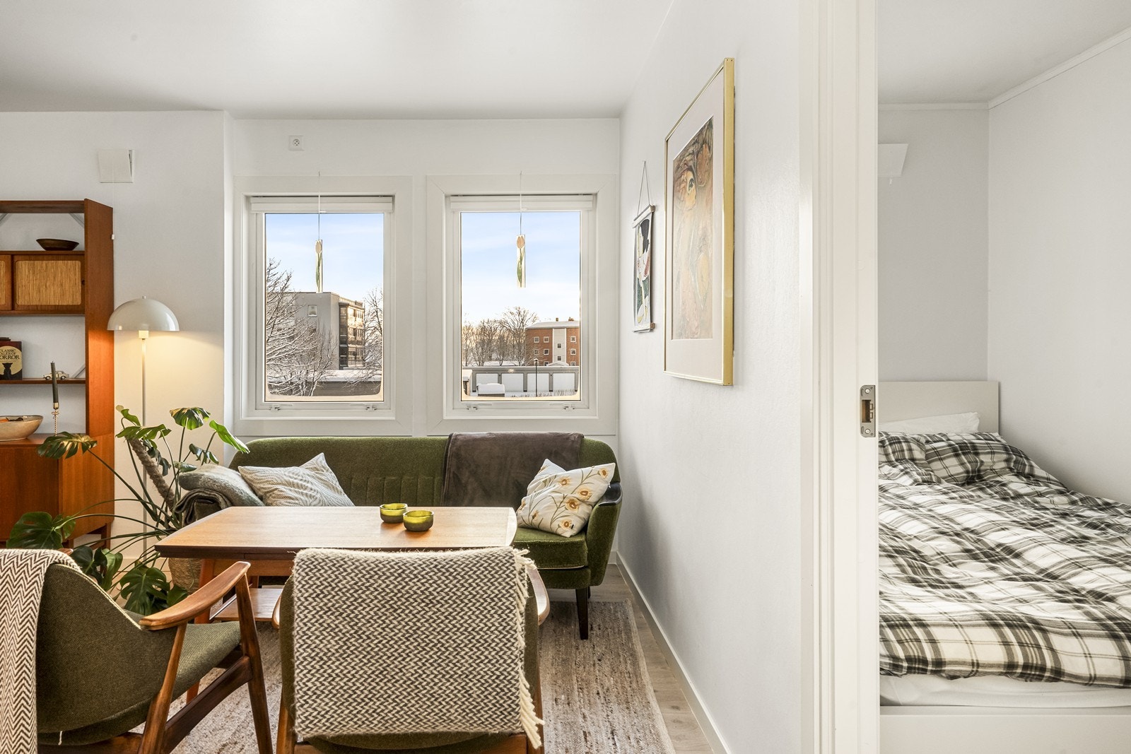 Fra stuen er det adkomst til leilighetens soverom. Galleribilde