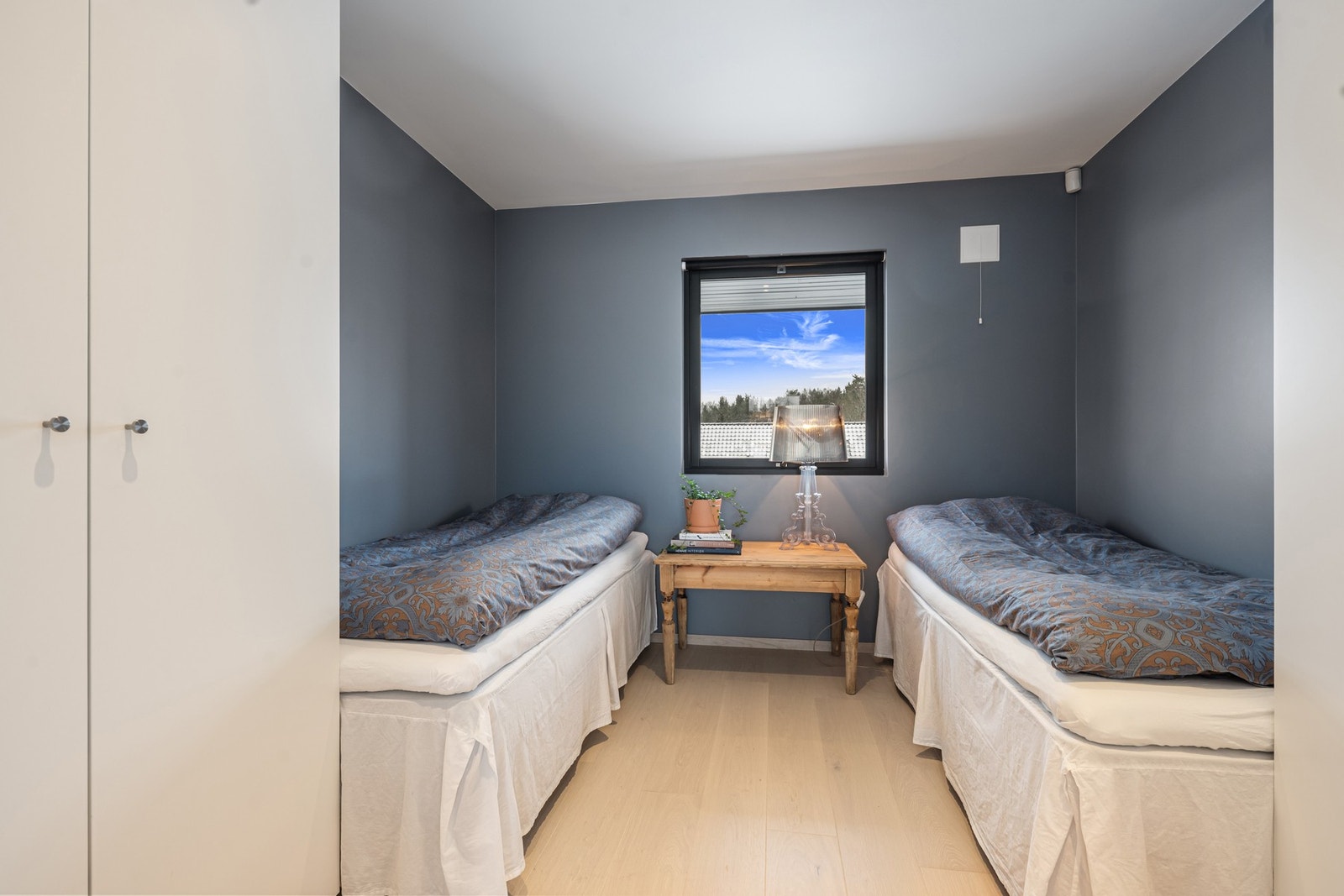 Det andre soverommet passer perfekt som barnerom, kontor eller gjesterom. Galleribilde