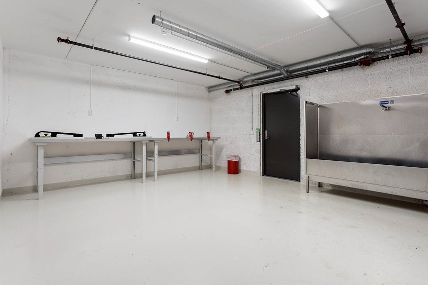 Sykkelvask og smørebenk i borettslaget. Galleribilde