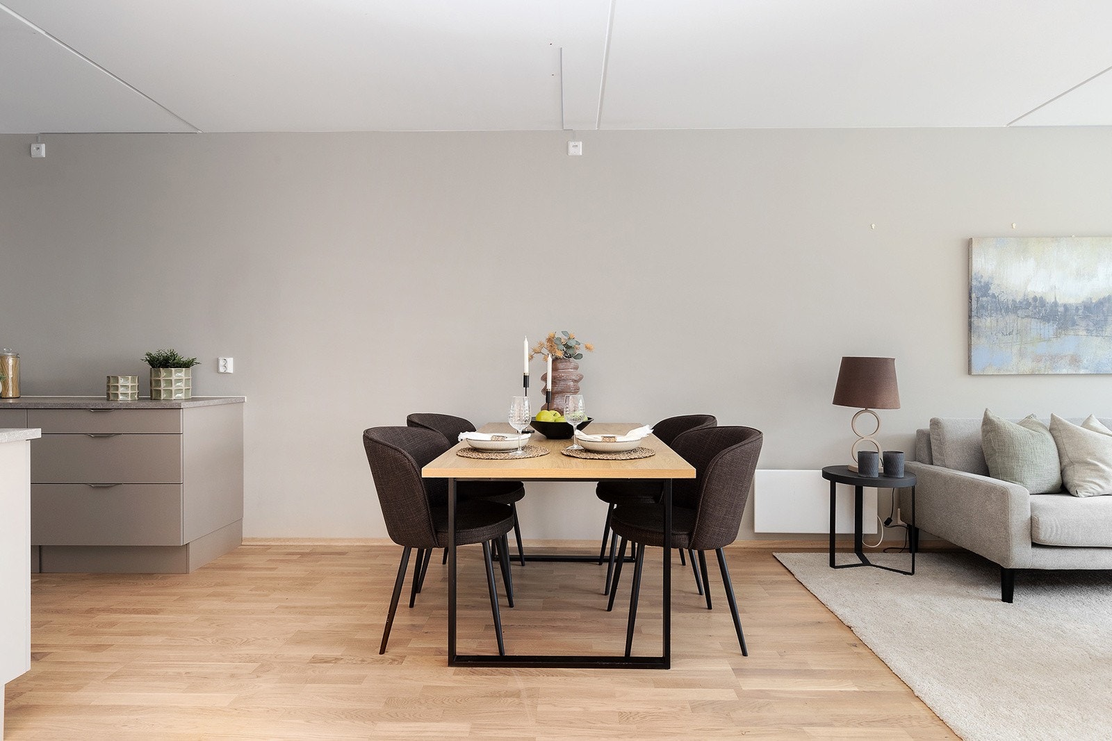 God plass til spisebord. Galleribilde