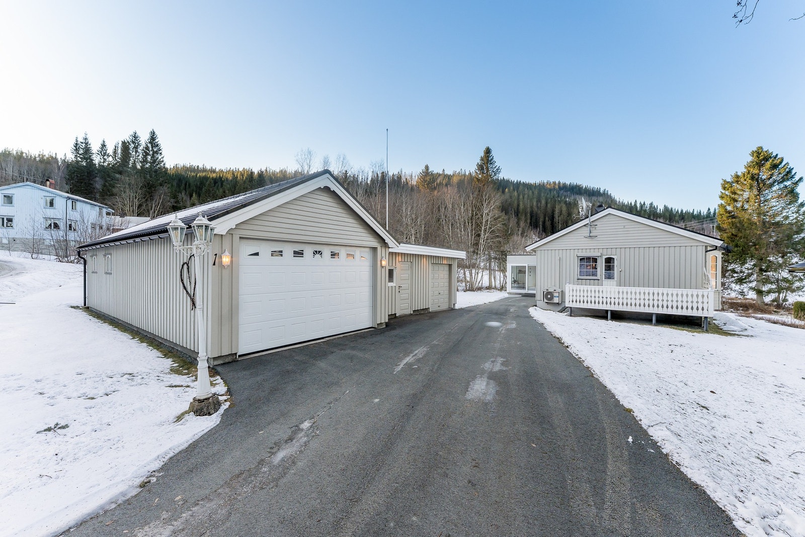 Innkjørsel Galleribilde