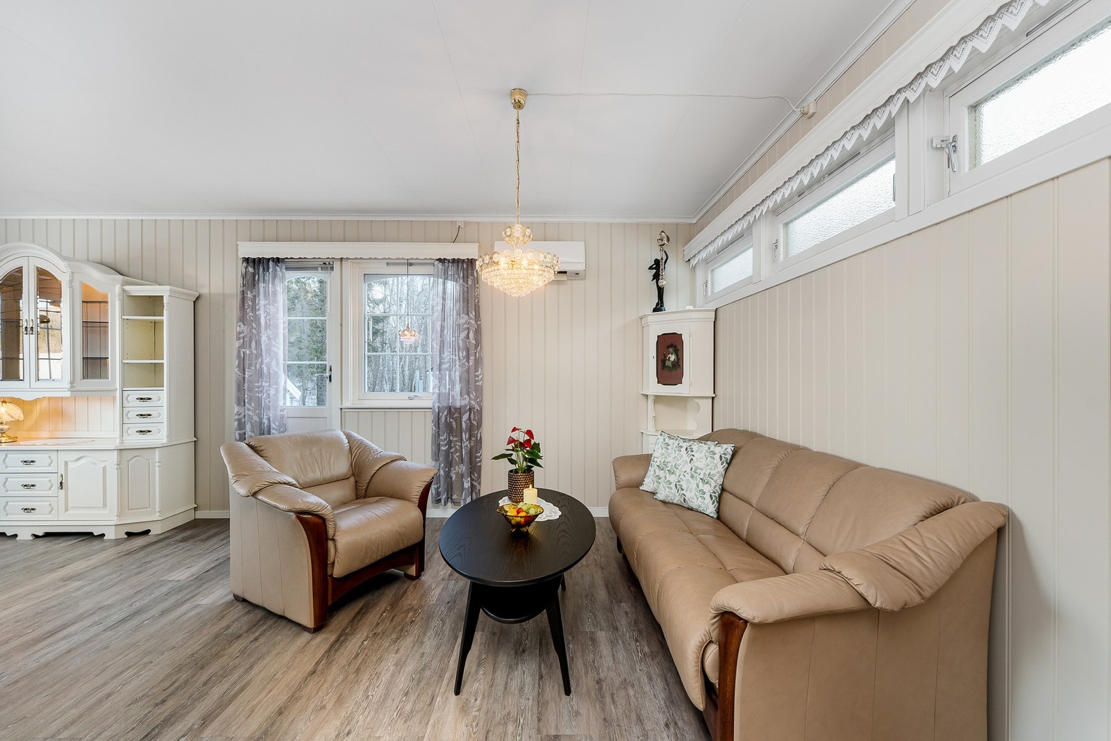 Stue med utgang til terrasse Galleribilde