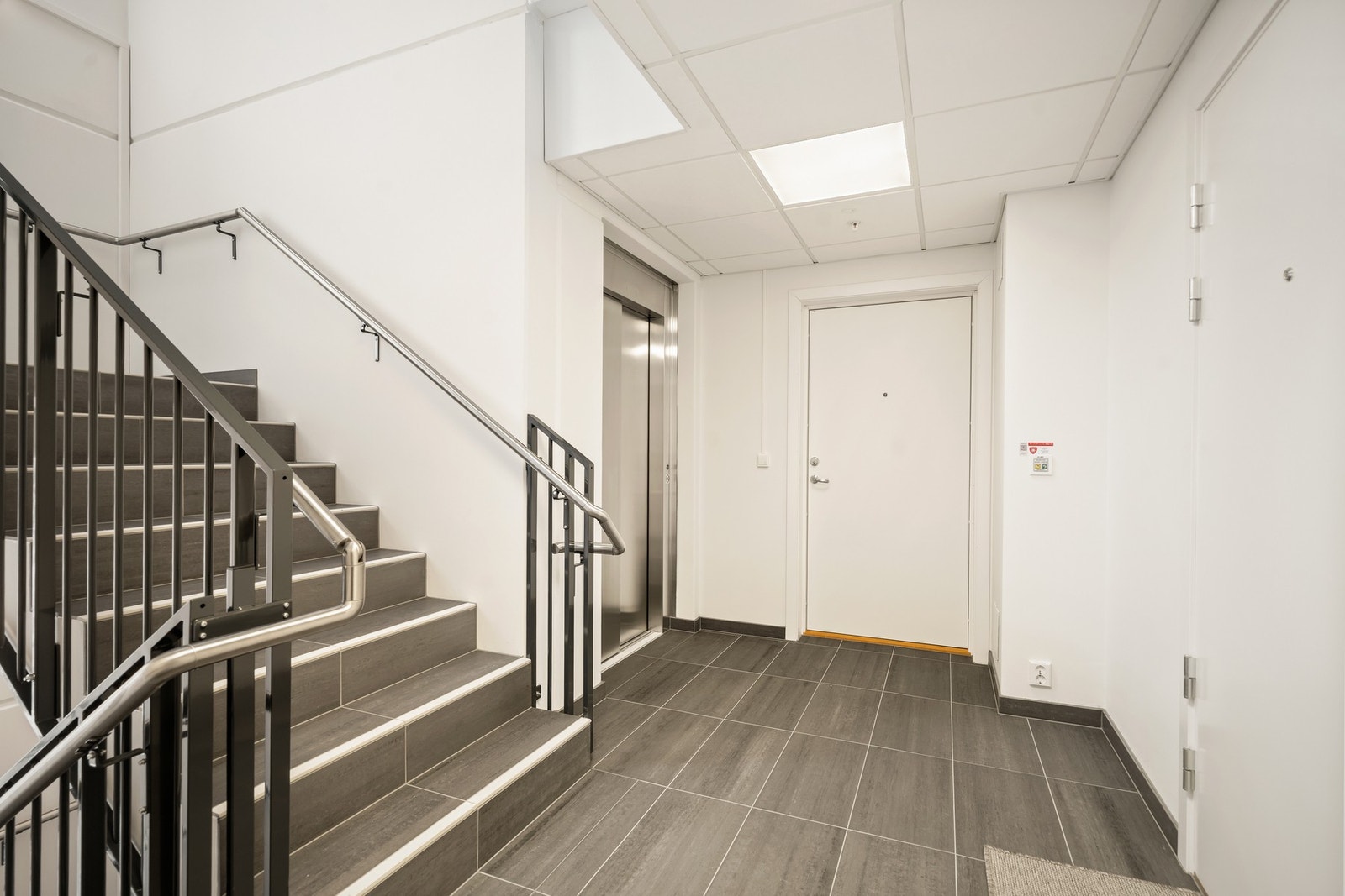 Lyse fellesarealer, det er heis i bygget Galleribilde