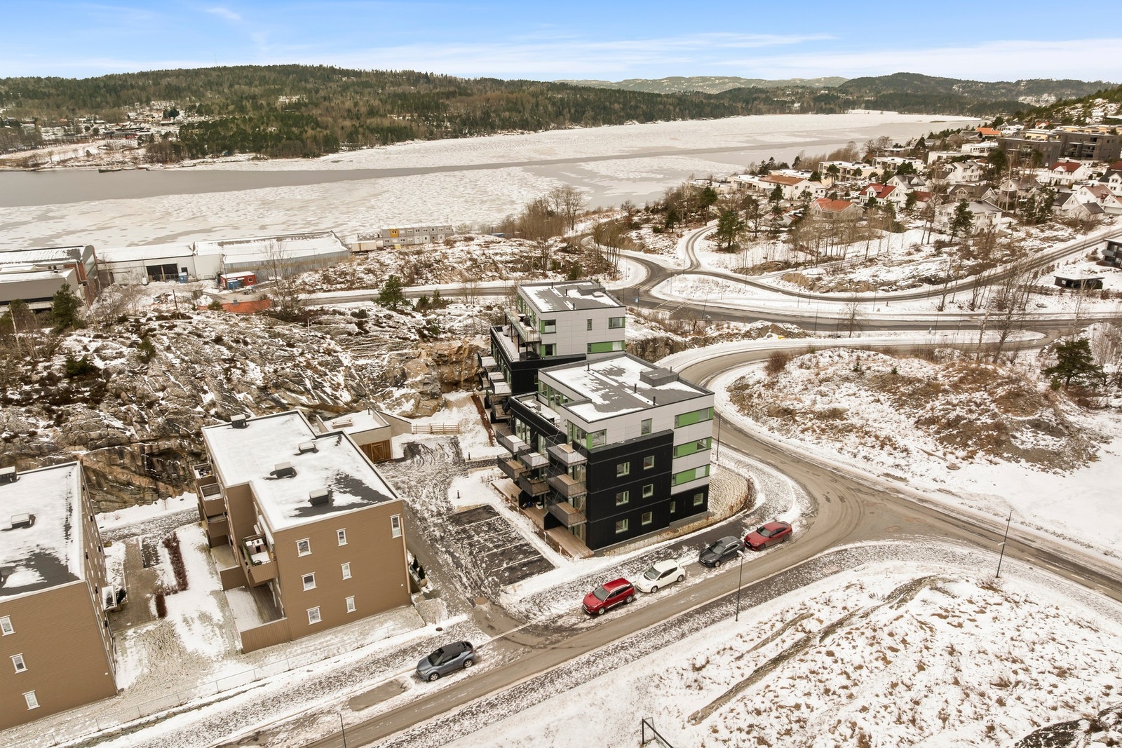 Kort vei til fine turområder langs vannet og til Molbekktjernet Galleribilde