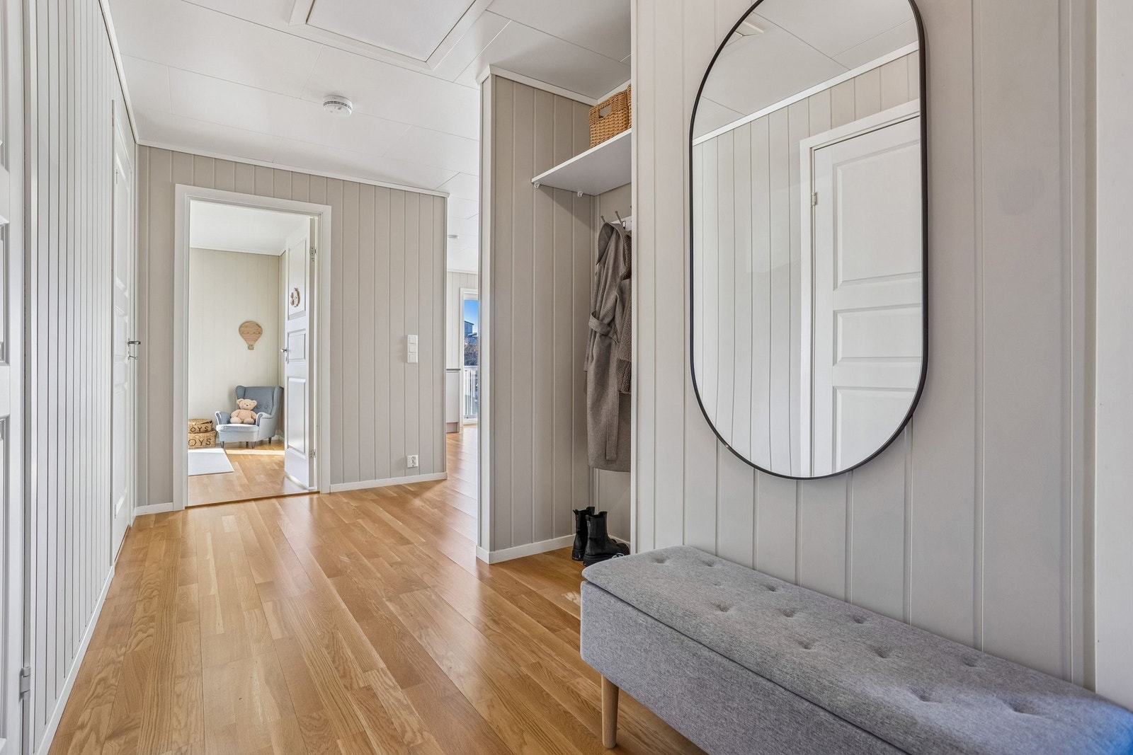 Gangen er det naturlige bindeleddet mellom alle rom i boligen. Galleribilde