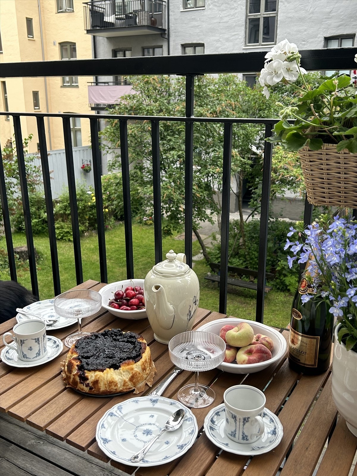 Selgers eget bilde. De har satt stor pris på solforholdene og balkongen sommerstid. Galleribilde