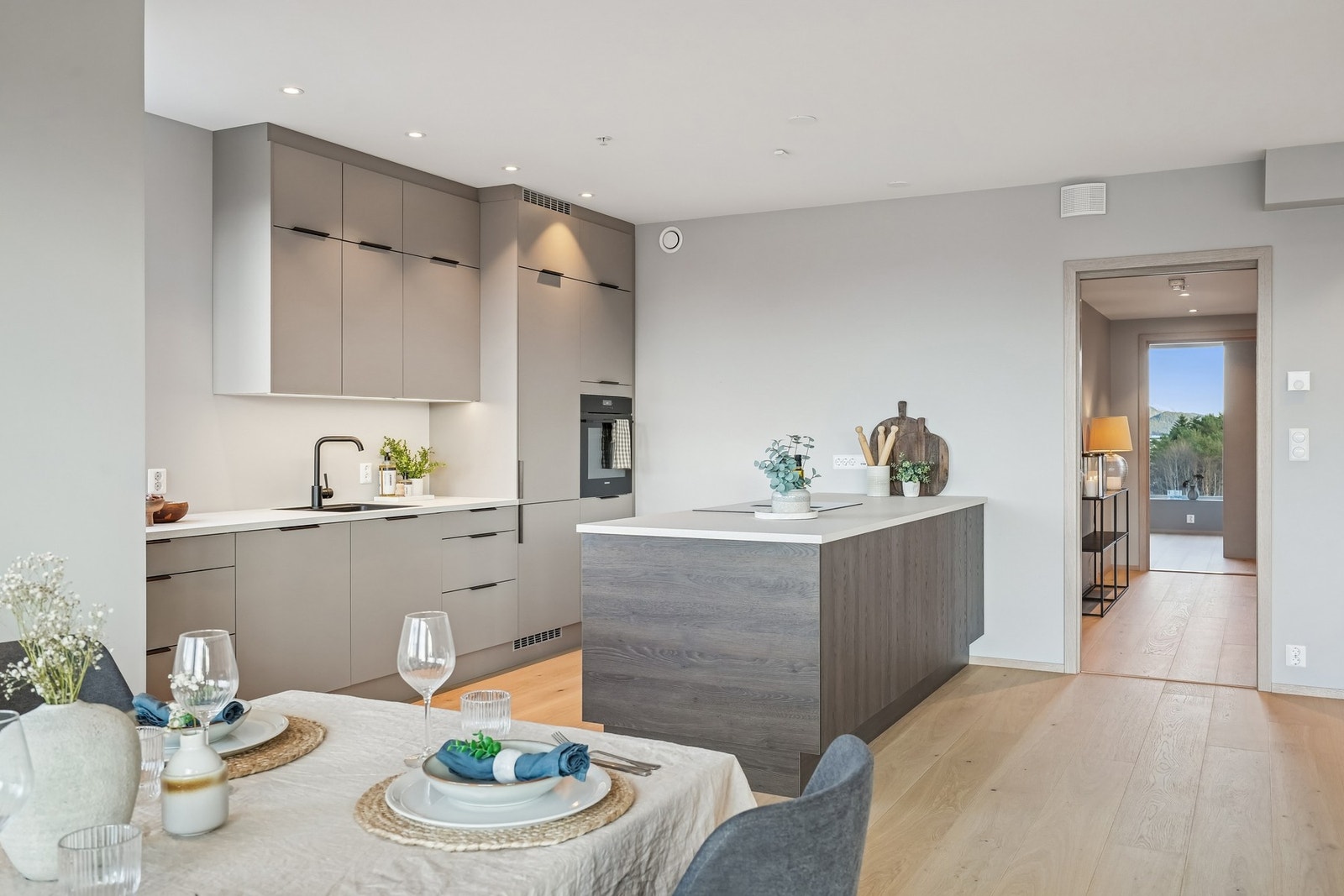 Barløsningen er perfekt til uformelle måltider og gode samtaler, men også for lekselesing. Galleribilde