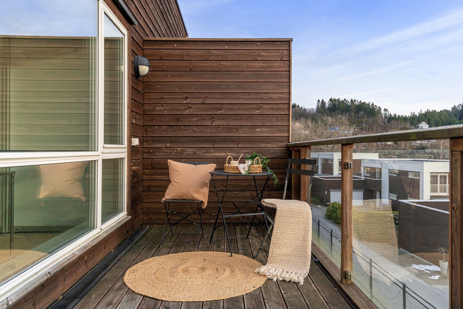 Flott balkong på 8,9 m² med tilkomst fra soverommet. Galleribilde