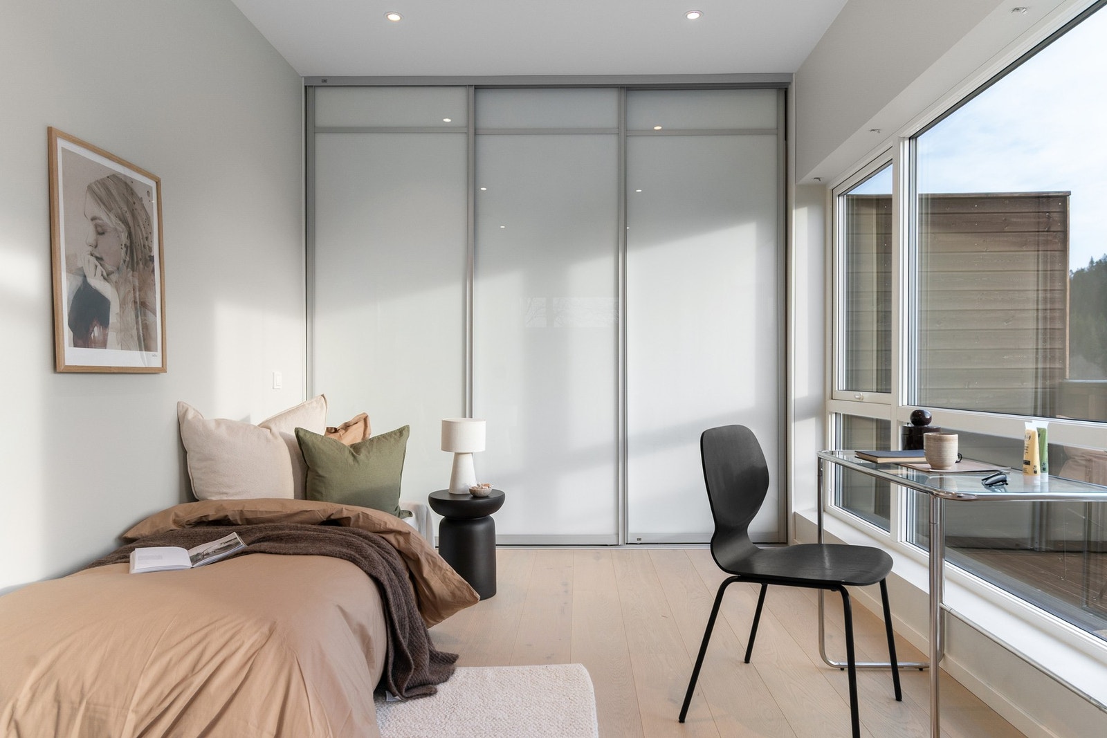 I denne etasjen har man to soverom. Dette soverommet måler 14,1 m². Galleribilde