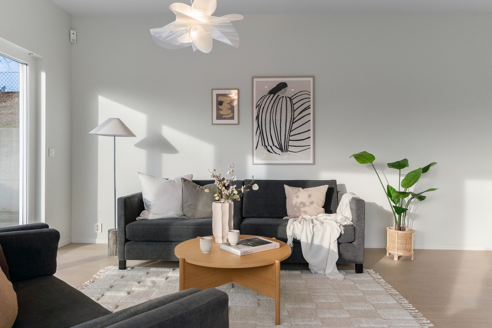 Boligen har balansert ventilasjon med varmegjenvinning som sørger for et sunt og godt inneklima. Galleribilde