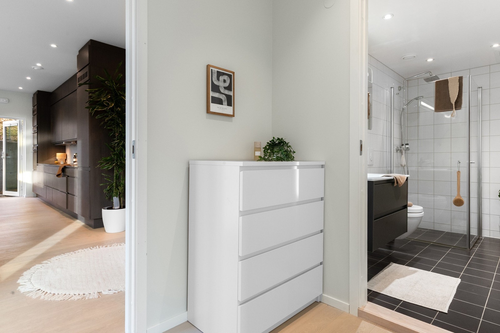 Mellomgangen er nymalt i 2026. Galleribilde