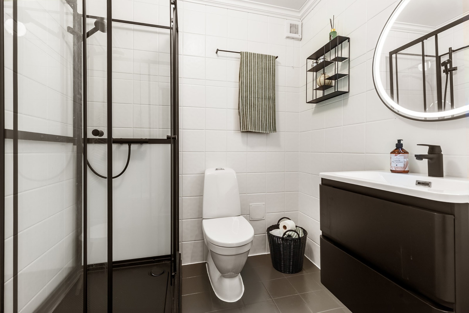 Flislagt bad 1 i u.etg Galleribilde