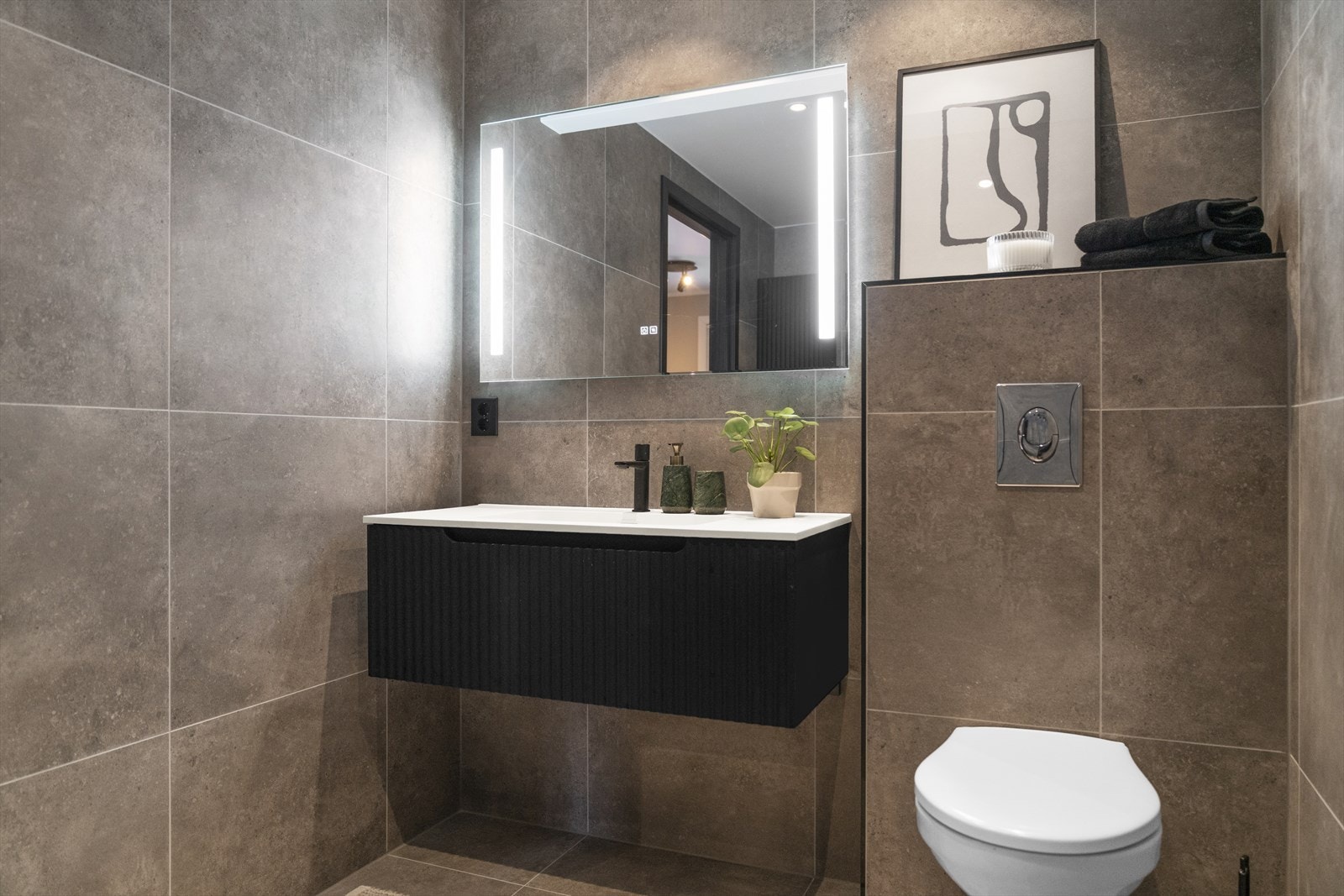 Gulvvarme og lys i speil Galleribilde