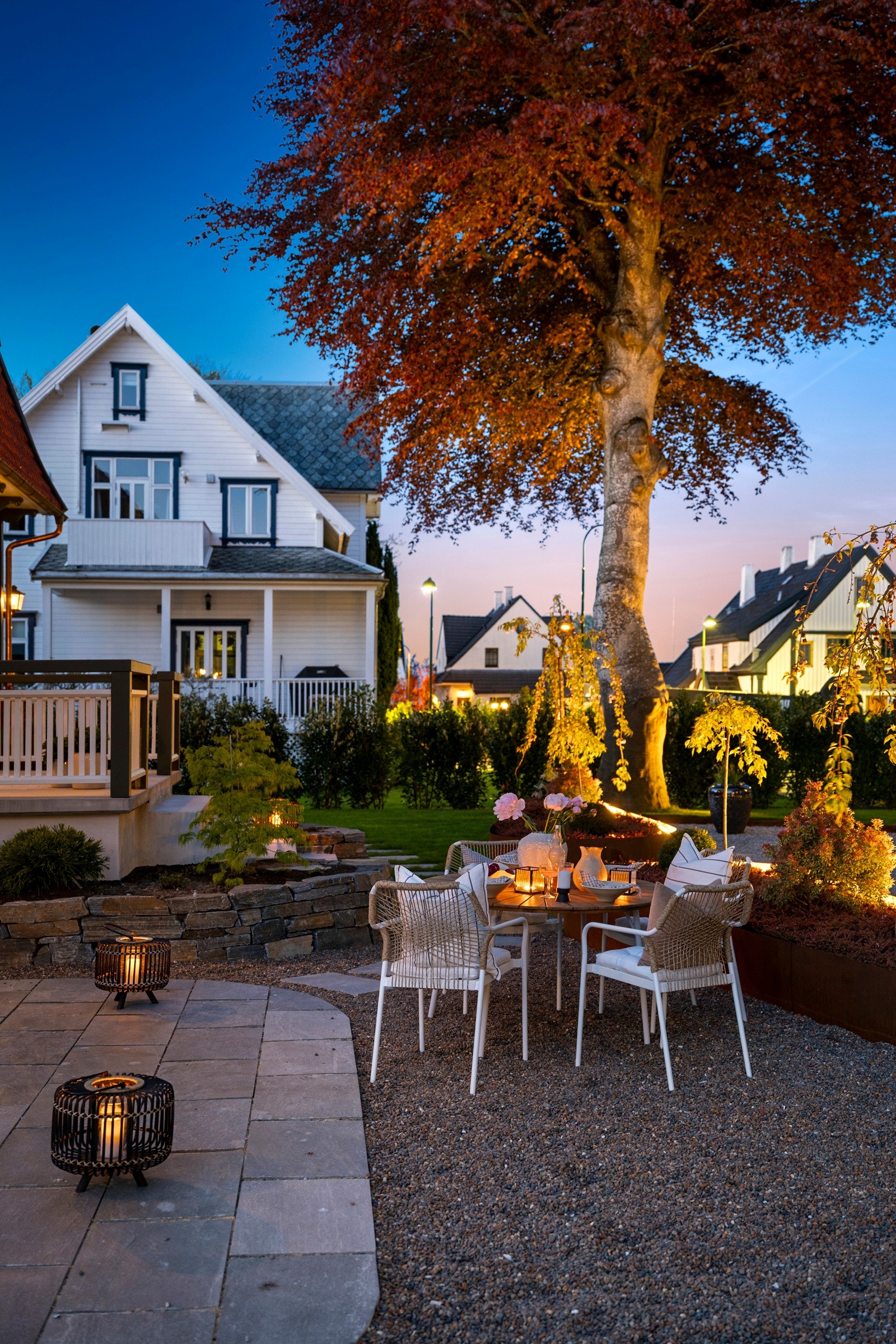 I de ulike sosiale sonene rundt huset er det sol gjennom mesteparten av dagen og ettermiddagen. Galleribilde