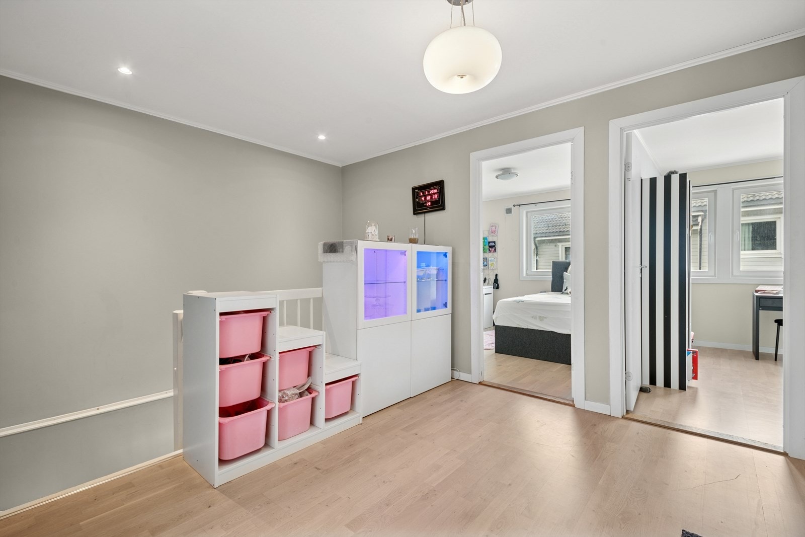 Stor mellomgang i 2 etasje. Galleribilde