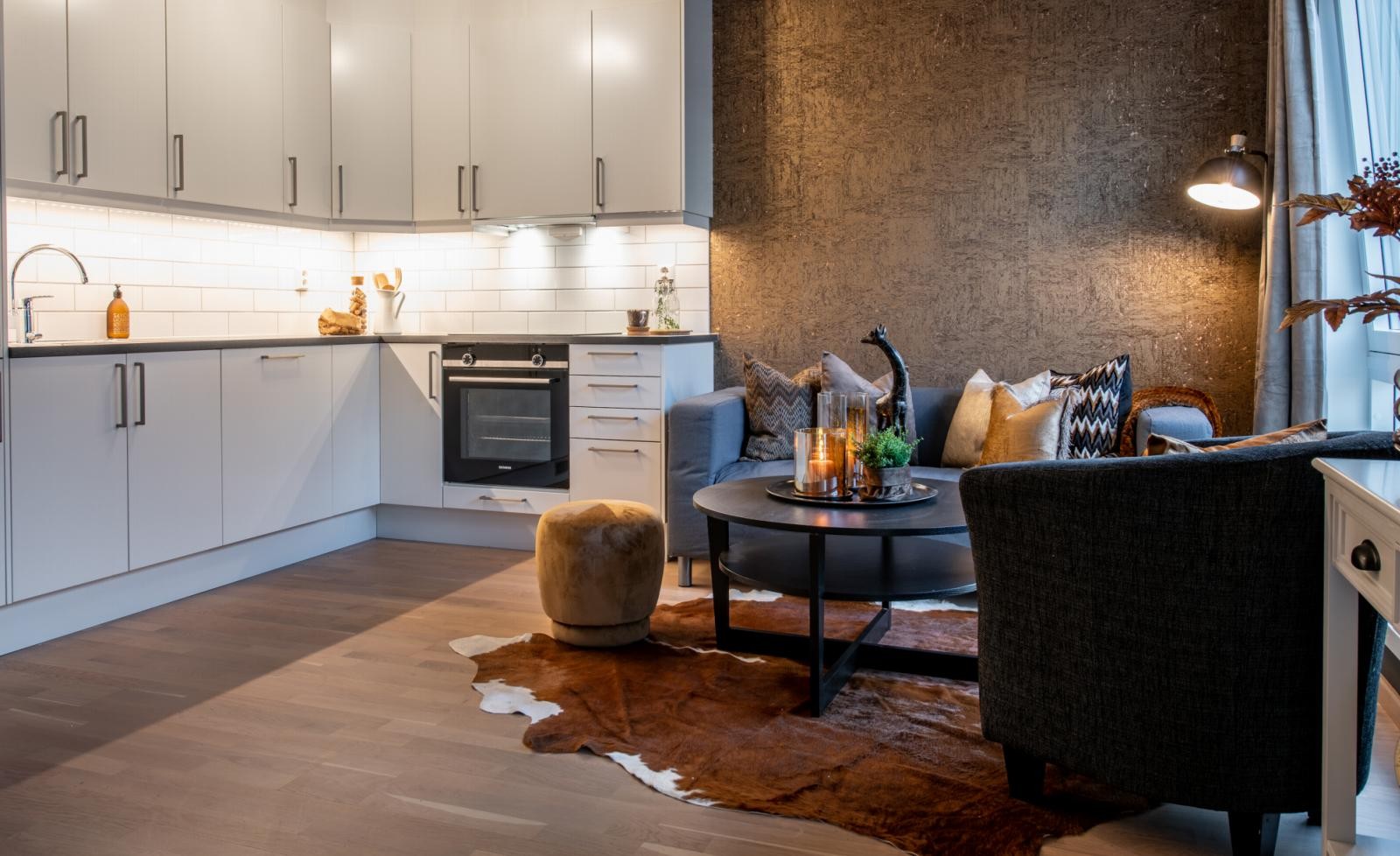 Illustrasjonsbilde fra tilsvarende leilighet. Leiligheten til salgs har hvite vegger Galleribilde