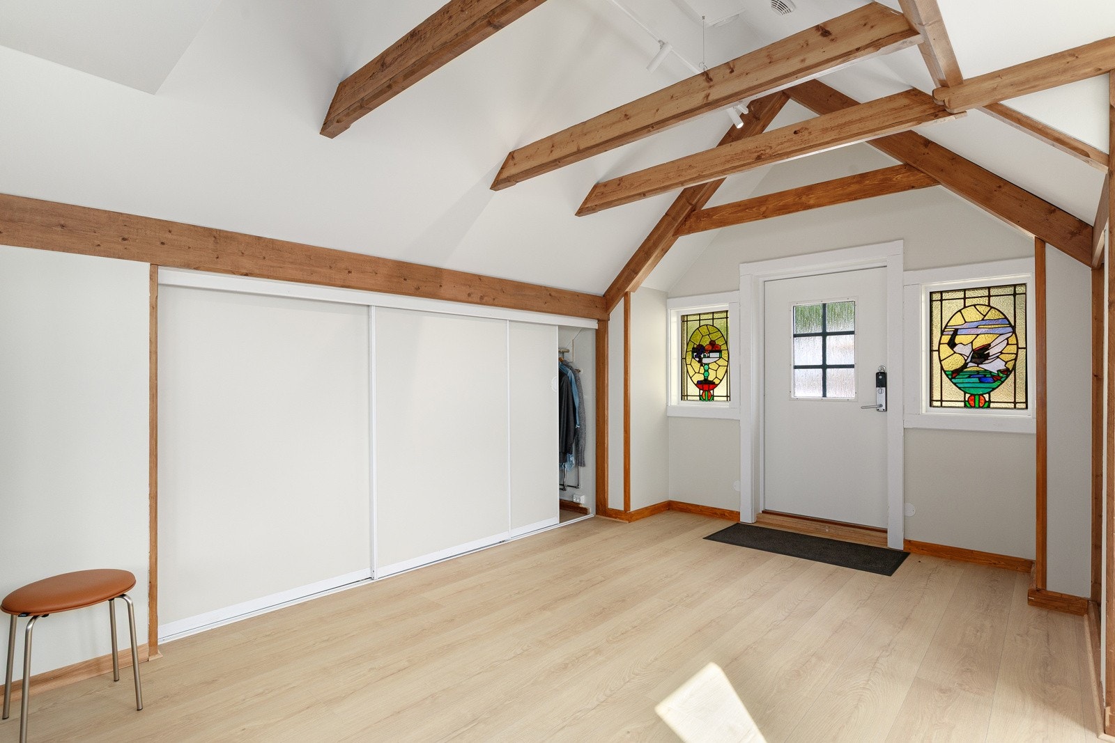 Rikelig med garderobeplass Galleribilde