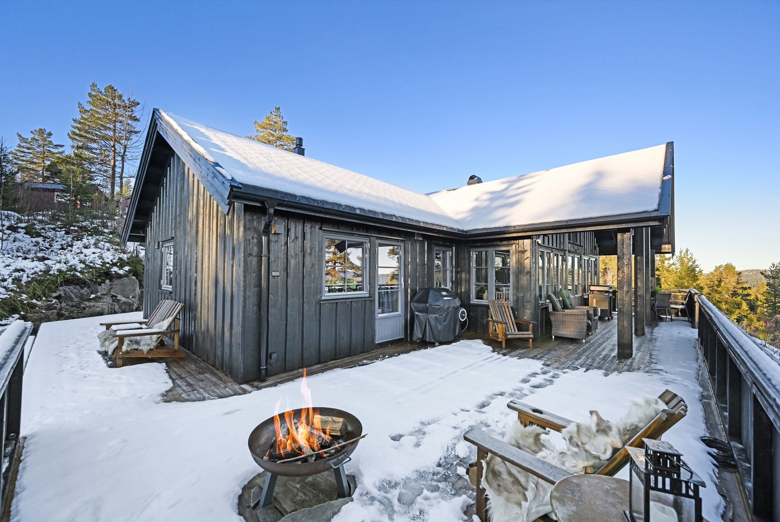 Det er opparbeidet flotte uteplasser. Galleribilde