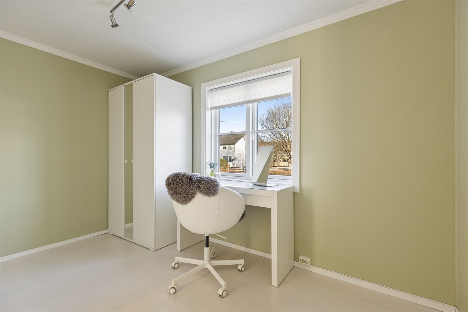 Soverom 2 passer utmerket som et barnerom, gjesterom, kontor eller hva en måtte ønske. Galleribilde