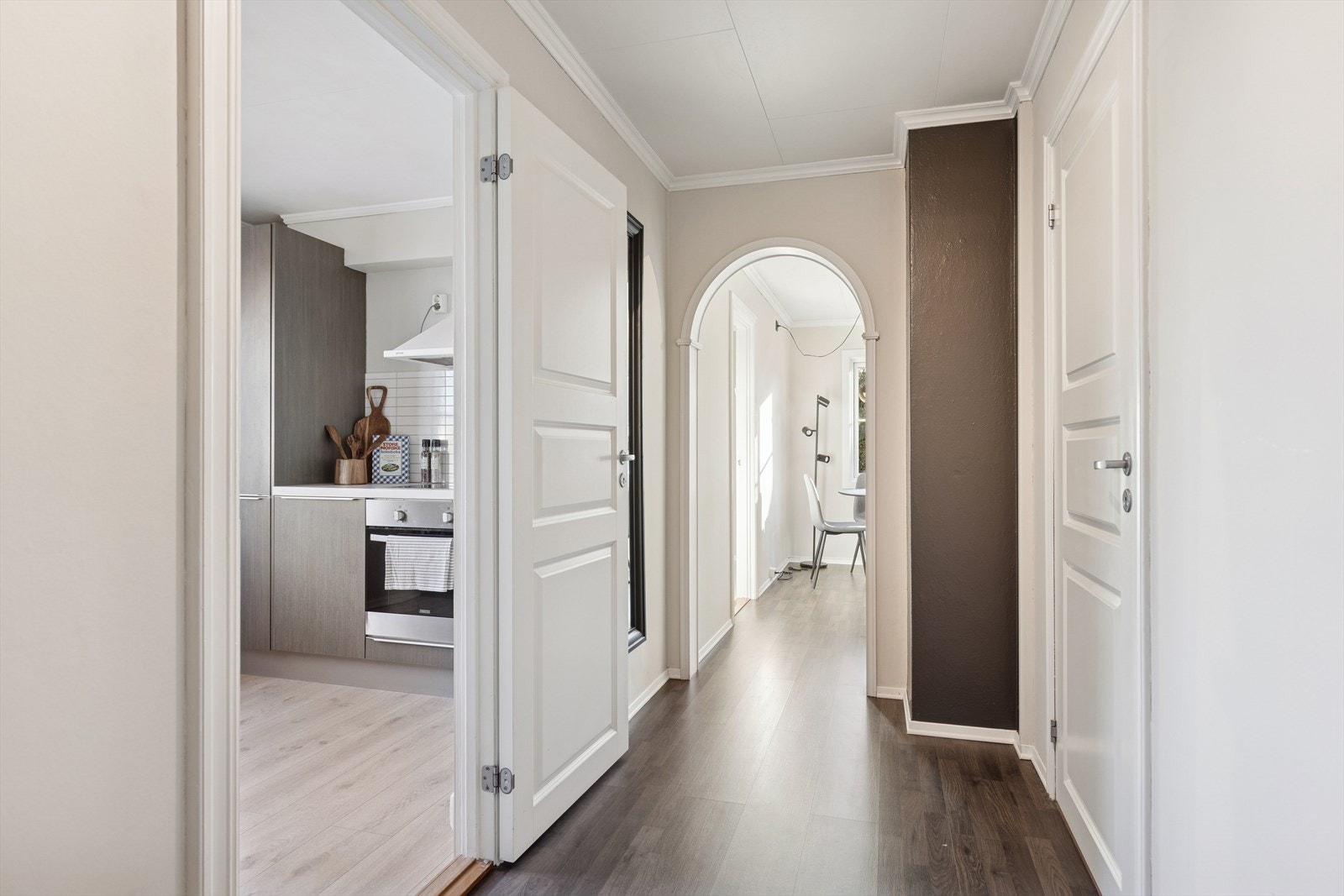 Trivelig entrè som ønsker deg velkommen inn. Galleribilde