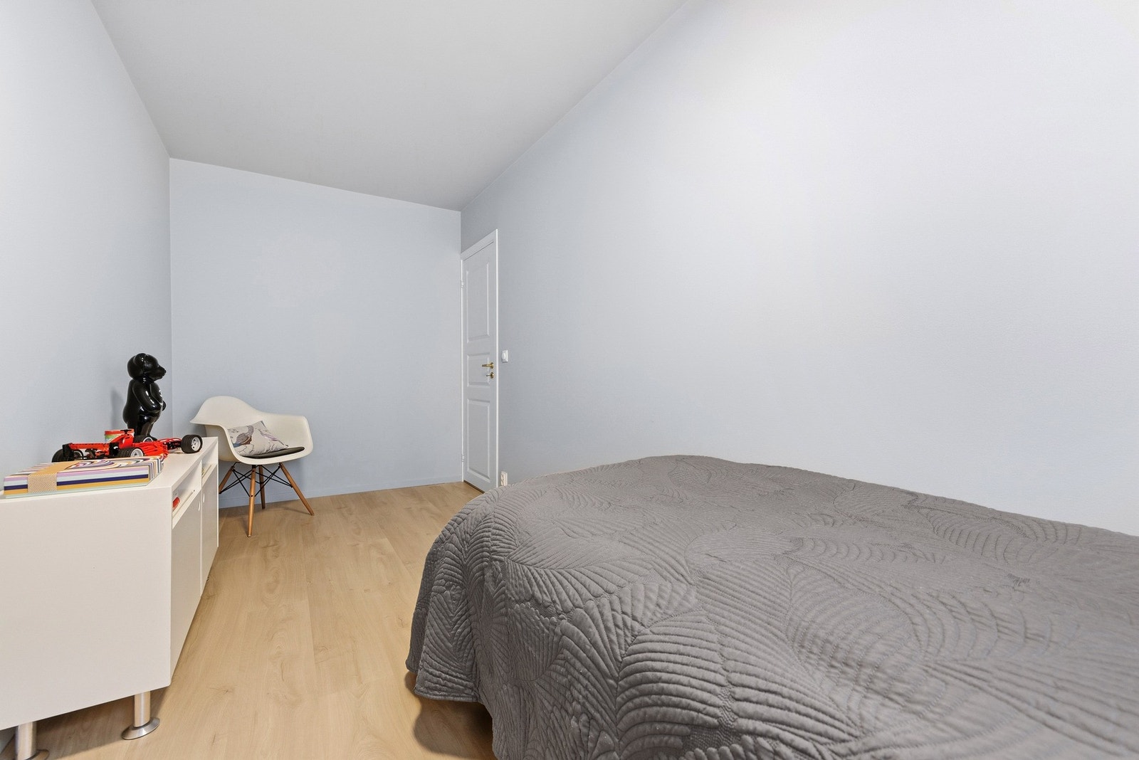 God plass til oppbevaringsmøbler. Galleribilde