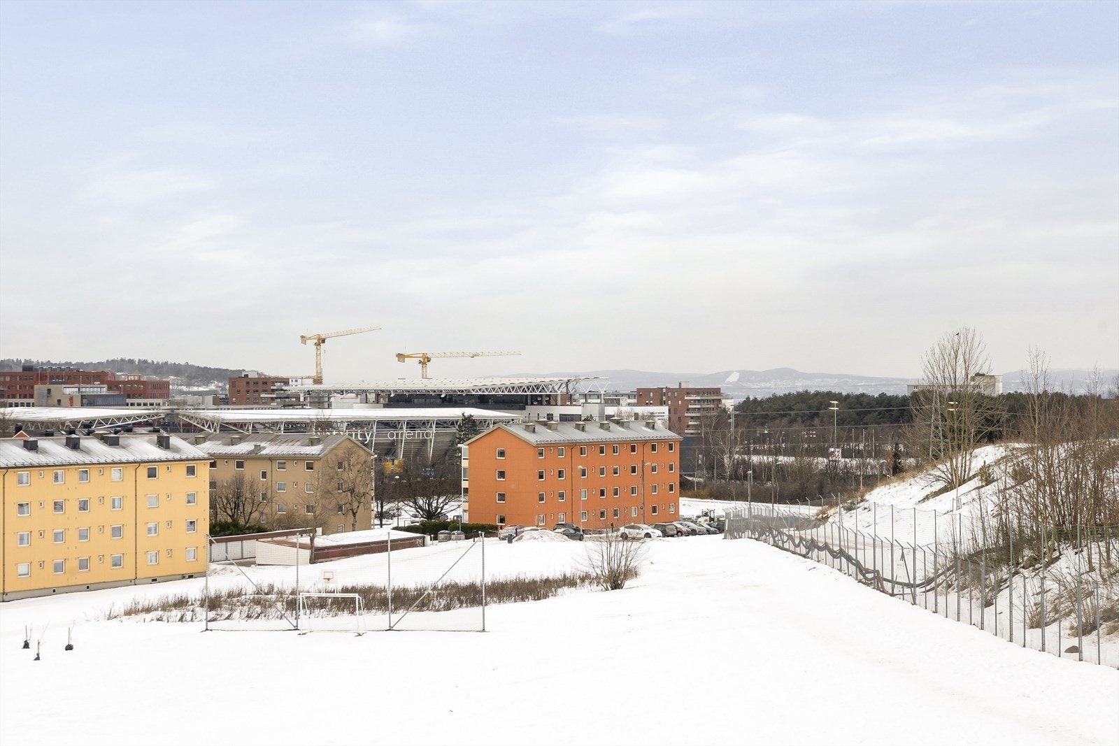 Her bor du i et trygt og etablert nabolag med kort vei til alt du trenger. Galleribilde