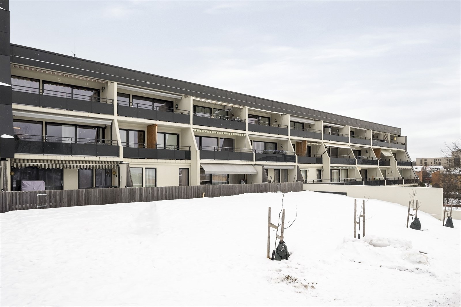 Leiligheten ligger i en bygning med ryddige og velholdte fellesarealer. Galleribilde