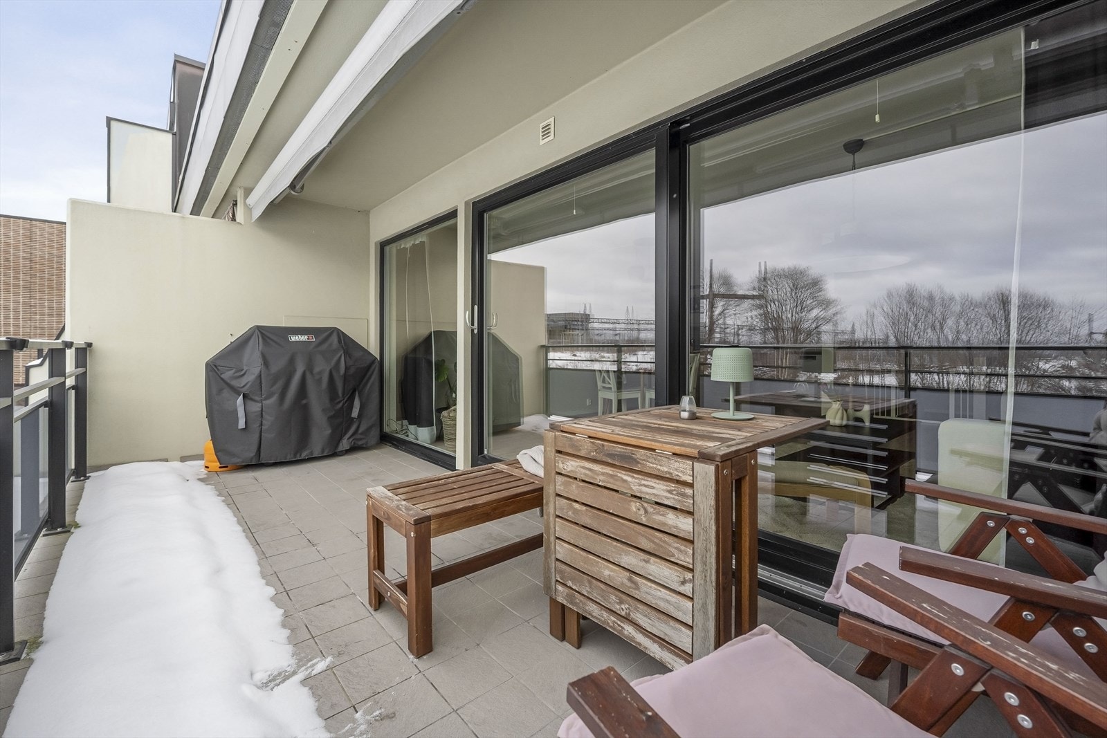 Her er det også god plass til både grill og sittegruppe. Galleribilde