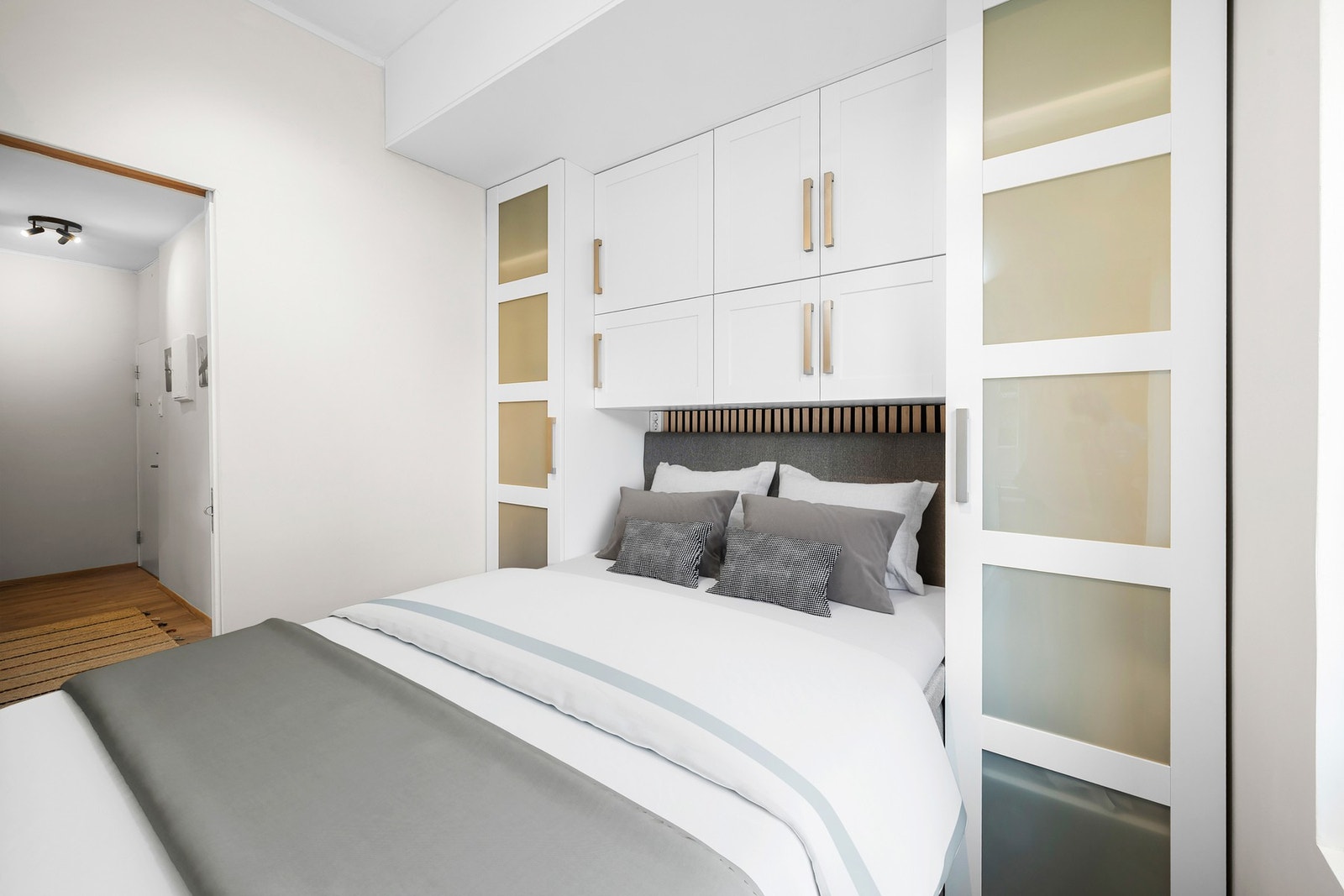 Soverommet har en rolig og skjermet beliggenhet i leiligheten, og har god plass til dobbeltseng Galleribilde