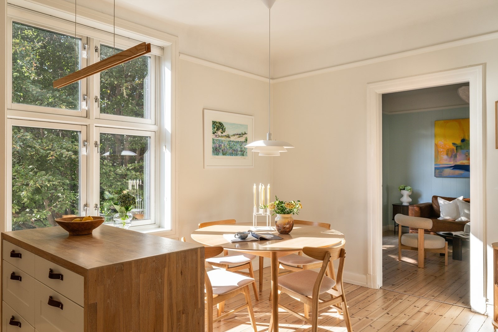 Ellers har boligen en eksepsjonelt god planløsning med fine og naturlige soner for innredning. Galleribilde