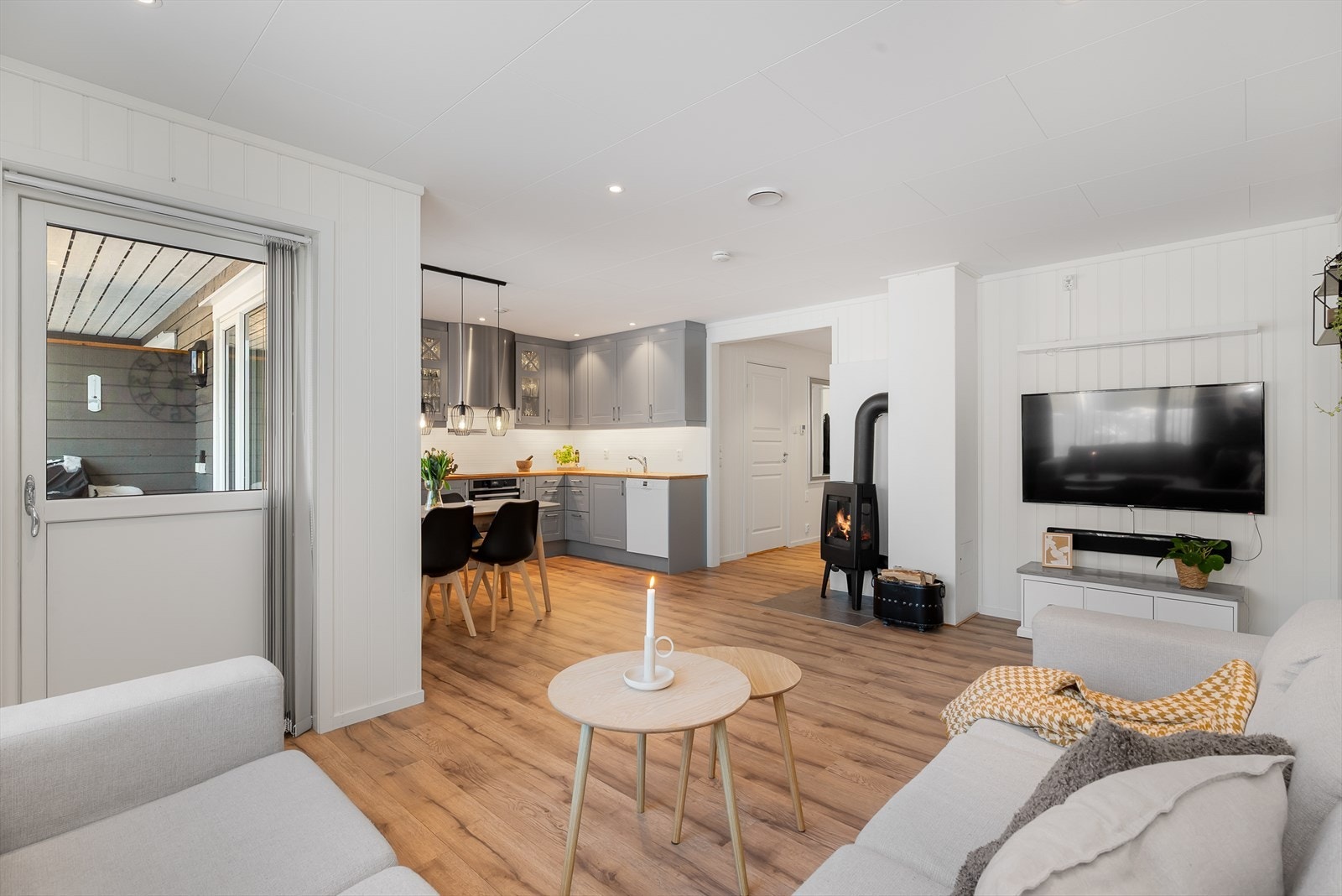 Stue/kjøkken i 1. etasje. Galleribilde