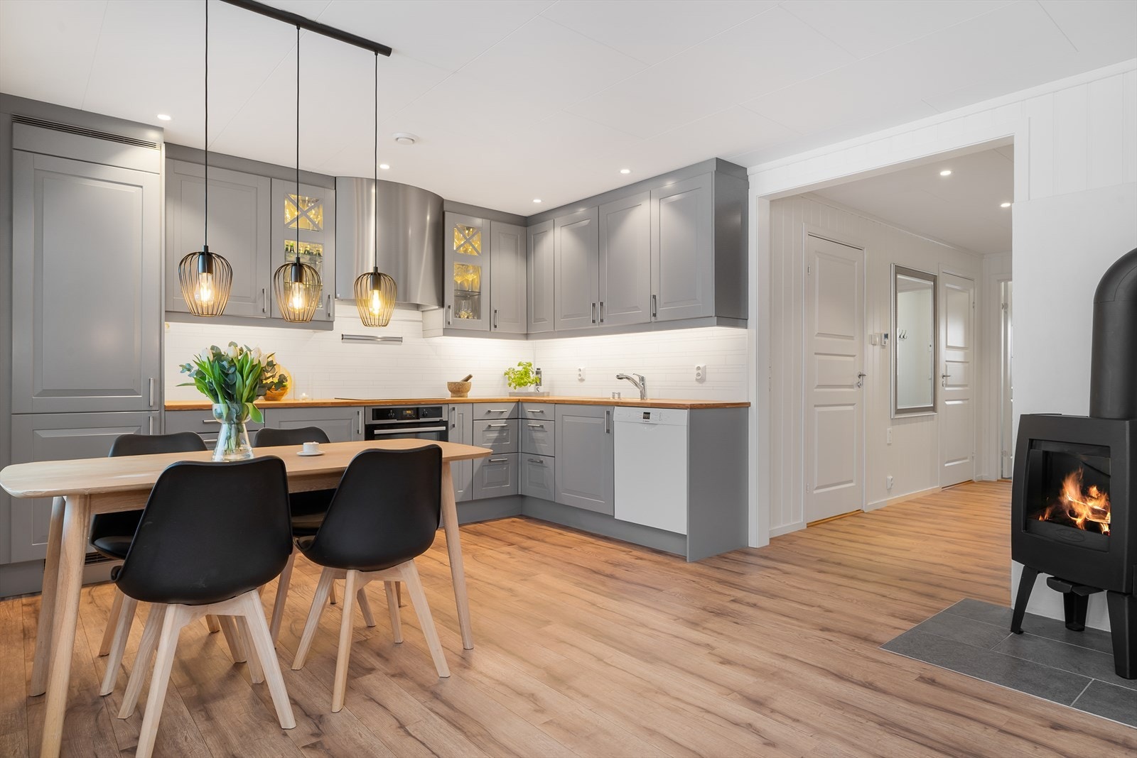 Alt av hvitevarer på kjøkken medfølger. Galleribilde