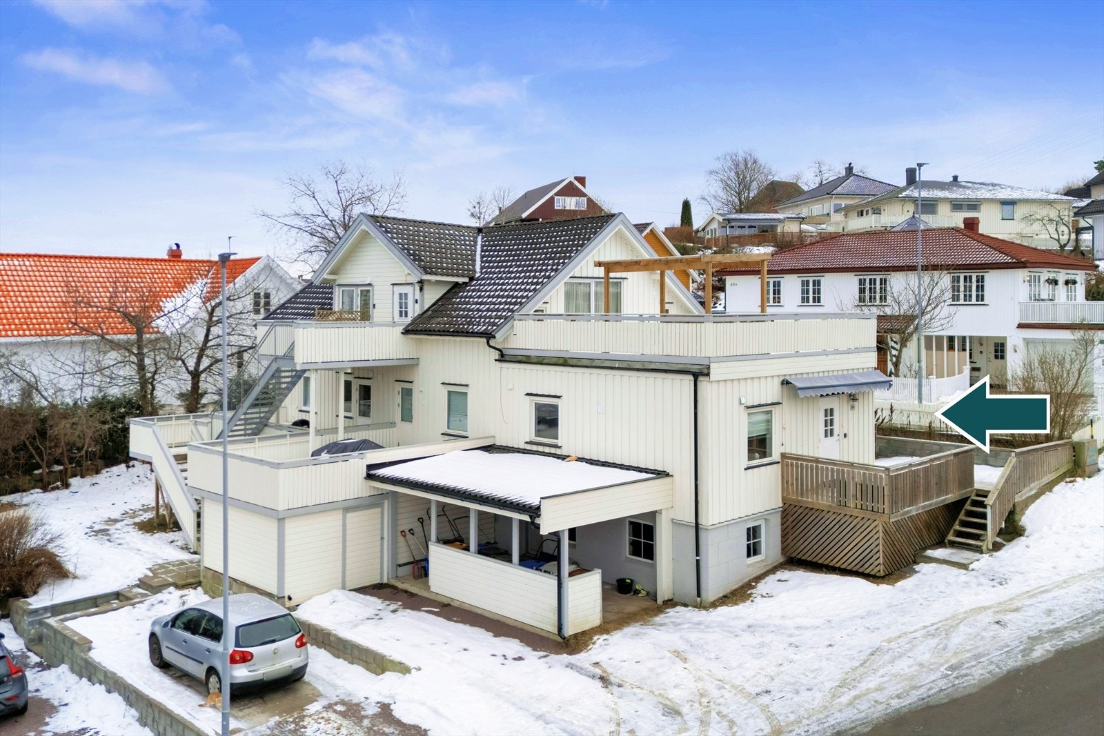 Meget pen og lettstelt leilighet i 1. etg med stor veranda. Galleribilde