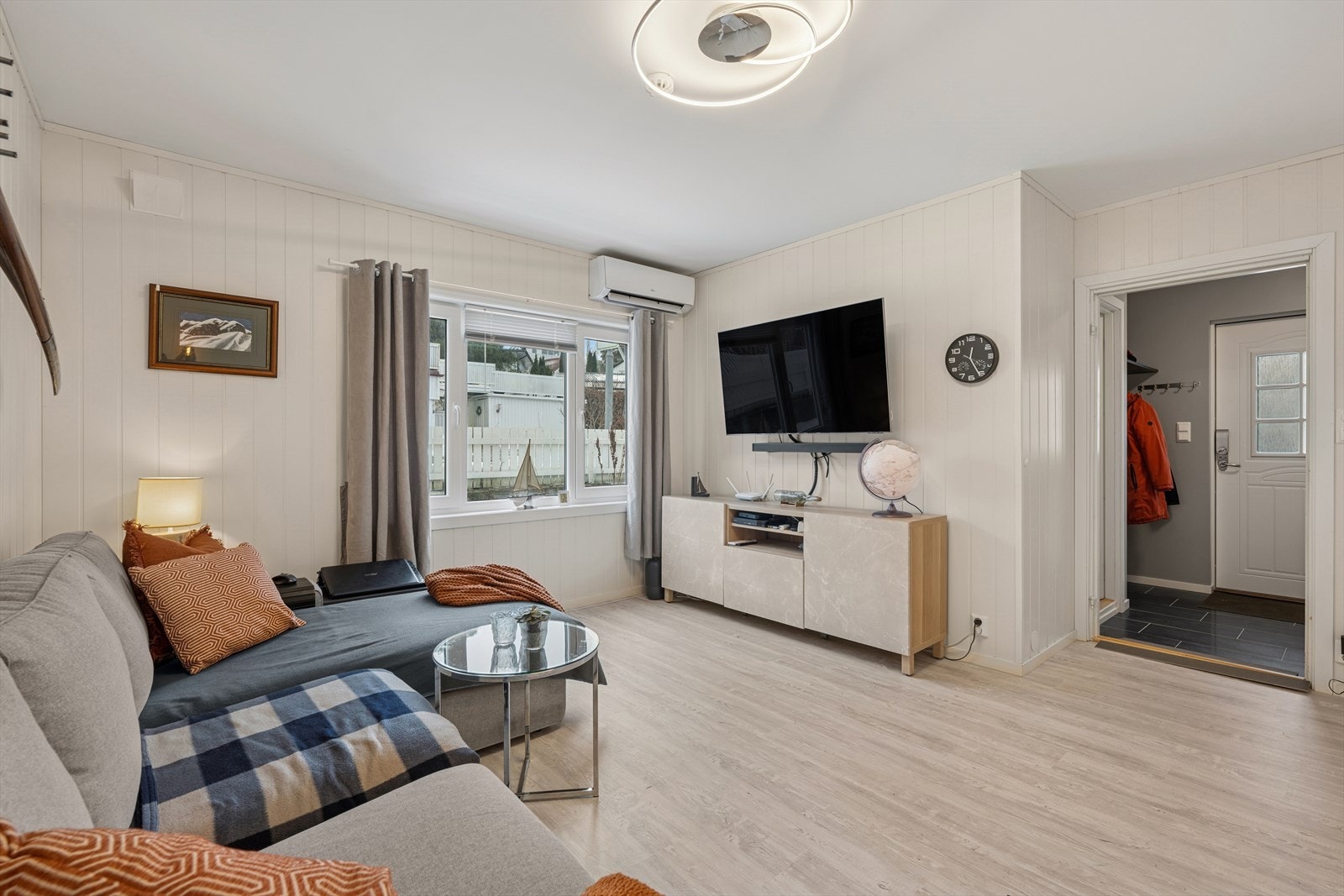 Gjennomgående laminat på gulvene. Galleribilde