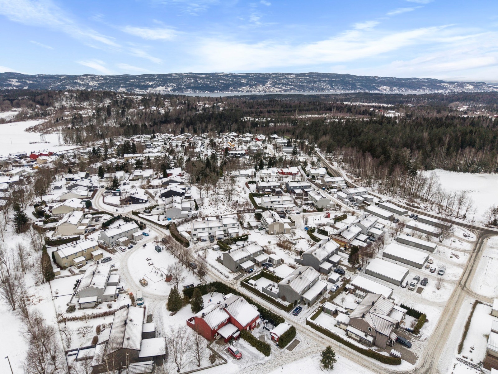 Når du velger bolig, velger du også nabolag. Nærbutikk. Skolevei. Nærhet til naturen. Nye naboer. Rammen rundt der du bor. Galleribilde